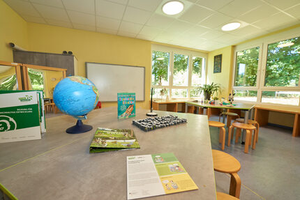 „Forschen, staunen und verstehen - Naturphänomene, Technik und Experimente spannend und kindgerecht erleben“ Unser Forscherzimmer, das Naturphänomene, Technik und Experimente spannend und kindgerecht erlebbar macht.