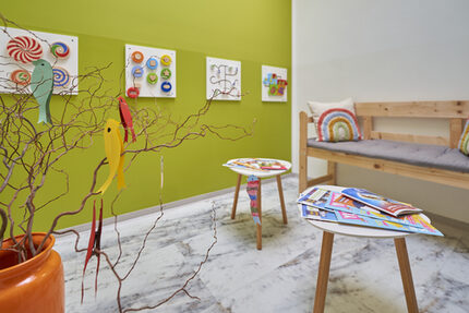 Gemütliche Sitzecke – ein einladender Platz für Eltern und Gäste.