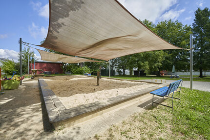 Unser „Baumgarten“ lädt auch an sonnigen Tagen zum Verweilen ein