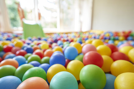 Bällebad - für alle Gruppen zugänglich