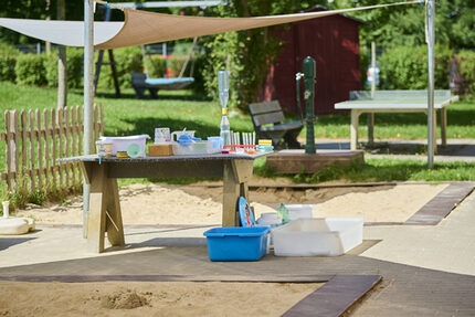 Experimente und Matschanlage